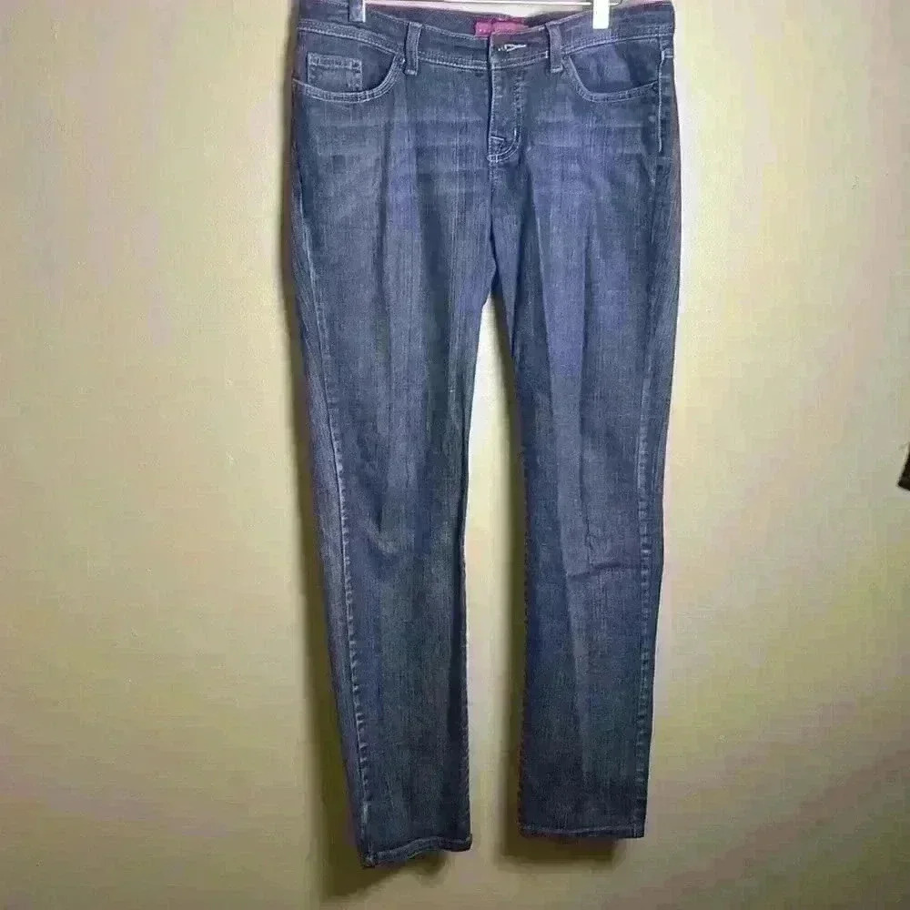 Women vintage skinny leg, high waisted jeans pants athletic GLO jeans pants .